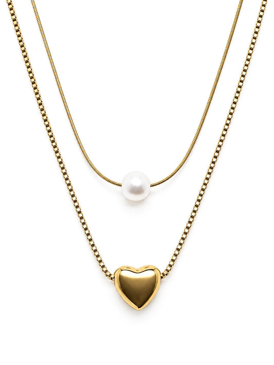 Love Note Halskette in Gold mit zwei Strängen, Herz und weißer Kunststoffperle