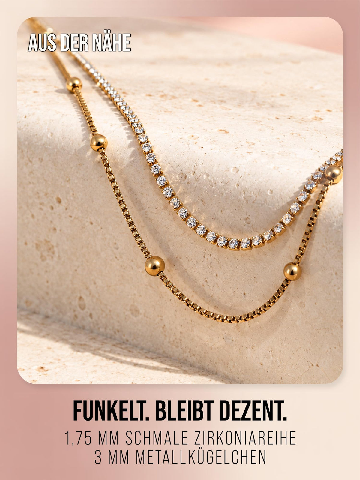 Detail der Daily Spark Halskette in Gold: Zirkoniareihe und Metallkügelchen auf hellem Stein