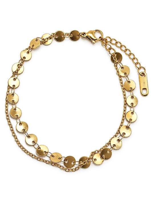 Solea Coins Armband in Gold mit Plättchenreihe, feiner Kette, Karabinerverschluss und Verlängerung auf weißem Hintergrund.